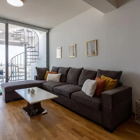 Apartament Jay's Penthouse 2-br W/ Terrace In Larnaca