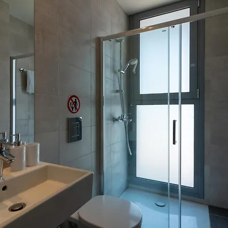 Jay's Penthouse 2-br W/ Terrace In 拉纳卡