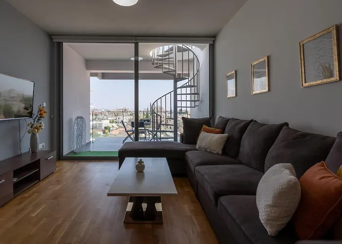 Jay's Penthouse 2-br W/ Terrace In *