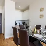 Jay's Penthouse 2-br W/ Terrace In Apartment