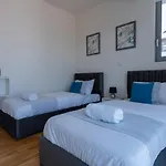 Apartment Jay's Penthouse 2-br W/ Terrace In Larnaca