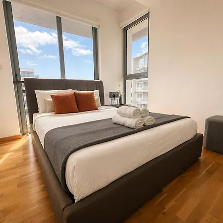 Jay's Penthouse 2-br W/ Terrace In Apartment Larnaca
