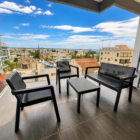 شقة Jay's Penthouse 2-br W/ Terrace In
