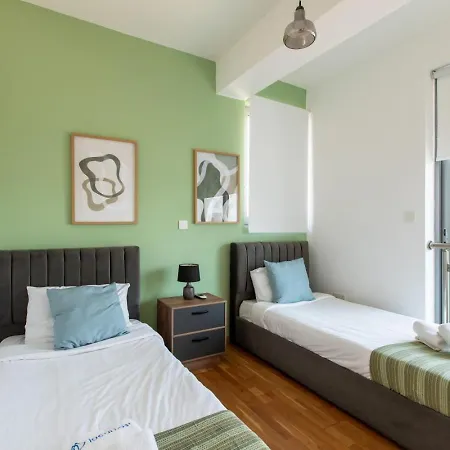 Jay'S Penthouse 2-Br Apt & Rooftop Terrace In Larnaca 아파트
