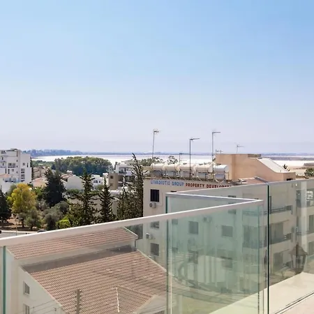 Jay's Penthouse 2-br & Rooftop Terrace In Apartamento Lárnaca