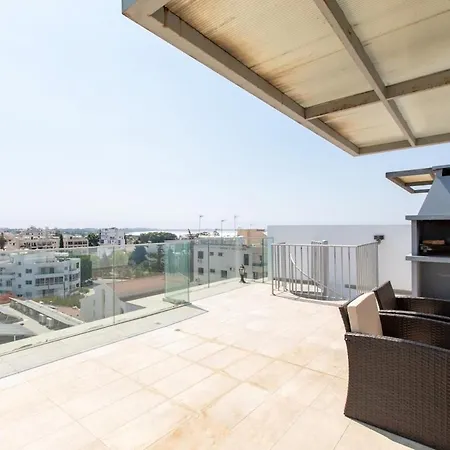 Apartamento Jay's Penthouse 2-br & Rooftop Terrace In Lárnaca