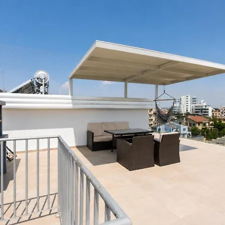 Jay's Penthouse 2-br & Rooftop Terrace In * Lárnaca