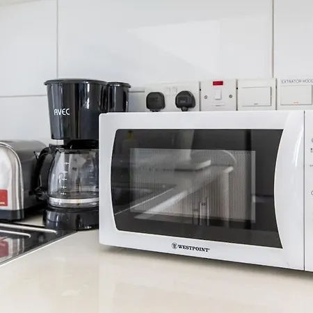 Jay'S Penthouse 2-Br Apt & Rooftop Terrace In Larnaca *