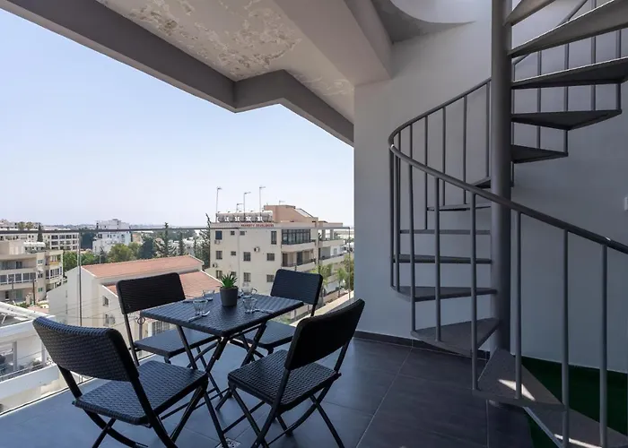 Apartment Jay's Penthouse 2-br W/ Terrace In Larnaca