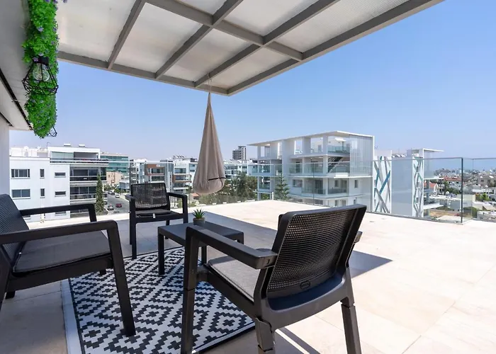 Jay's Penthouse 2-br W/ Terrace In * Larnaca