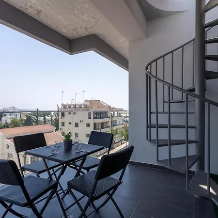 Apartmán Jay's Penthouse 2-br W/ Terrace In Larnaca