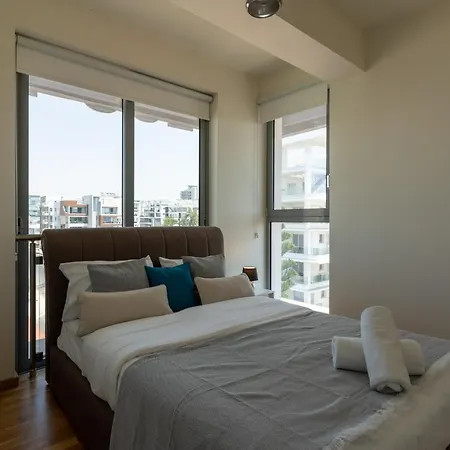Apartman Jay's Penthouse 2-br W/ Terrace In